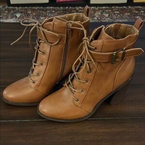 Shoe Dazzle Brown Lace-Up Boots with Chunky Heel
